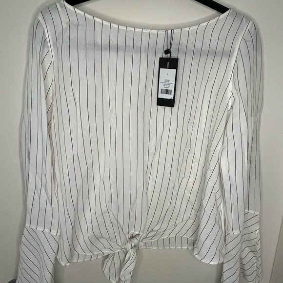 Black and white striped cropped blouse - Picture 2 of 4